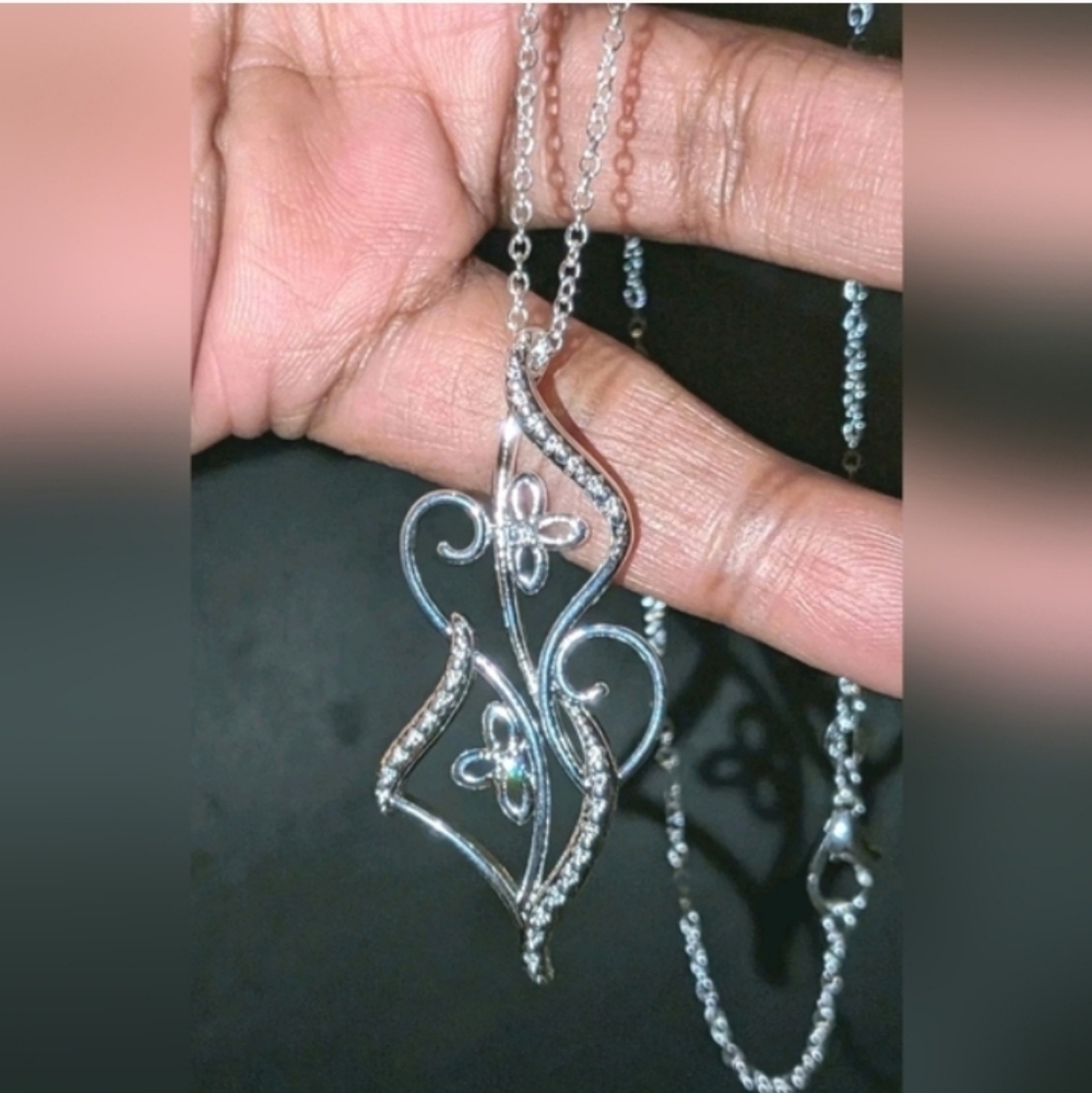 Ladies Vintage Style Floral Pendant Necklace 925 Sterling Silver 18 "